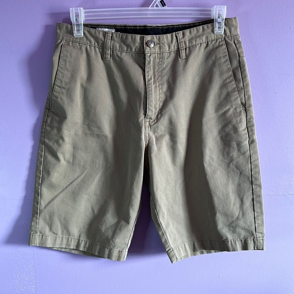 Volcom Men's Size 33 Flat Front Khaki Shorts Casual Summer Comfort